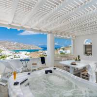 Sea View Apartment with Outdoor Jacuzzi