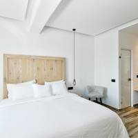 Honeymoon Suite with Outdoor Jetted Tub 