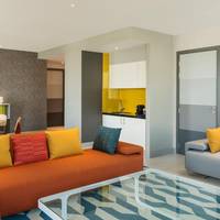 Ultra Savvy Suite, Suite, 1 King