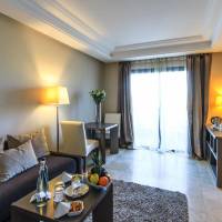 Deluxe Suite (2 Adults + 2 Children)