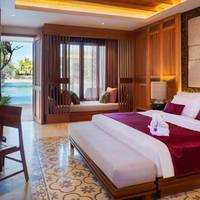 Suite with Pool  Access