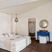  Suite with Beach Access