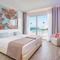 Twin Room with Lateral Sea View