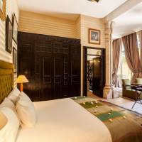 Deluxe Room (2 Adults + 1 Child)