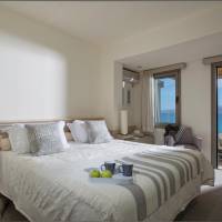 One-Bedroom Suite with Sea View