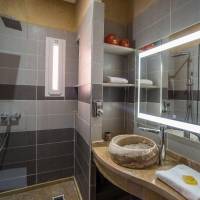 Deluxe Double Room (2 Adults + 1 Child)