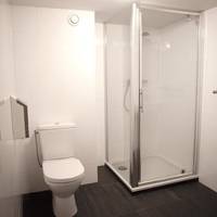 Private 5-Bed Room Ensuite