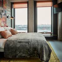 Deluxe Corner Room