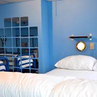 Queensize Bed in 8-Person Mixed Dormitory Room