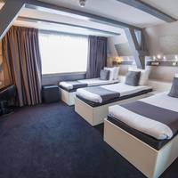 Family Room (3 Adults)