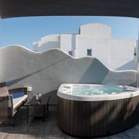 Honeymoon Room with Outdoor Jetted Tub