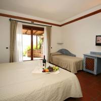 Classic Triple Room with Garden View
