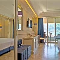 Deluxe Double Room with Lake View and Spa Access