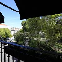 One-Bedroom Apartment with View