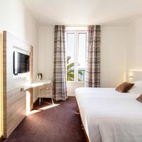 Comfort Queen Room with Sea View
