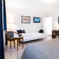 Family Room (2 Adults + 2 Children)