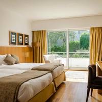 Standard Twin Room with Mountain View