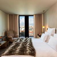 Superior Double Room with Terrace and City View
