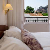 Double or Twin Room with Castle View