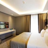 Corner Suite