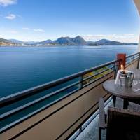 Senior Suite with Lake View