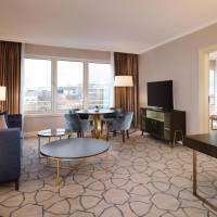 Deluxe Suite, Club lounge access, 1 Bedroom Larger Suite