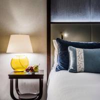 1 King 1 Bedroom Suite Lounge Access