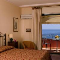 Double or Twin Room with Partial Sea View