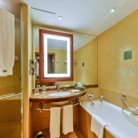 Classic with free upgrade, Guest room, 1 King