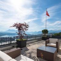 Deluxe Suite with Terrace and Lake View
