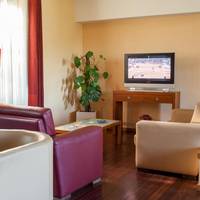 Family Room (2 Adults + 2 Children)