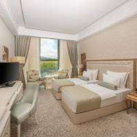 Deluxe Twin Room with Mountain View