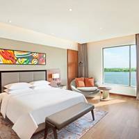 Grand King Suite