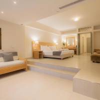 Suite with Shared Pool