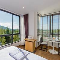 Deluxe One-Bedroom Suite