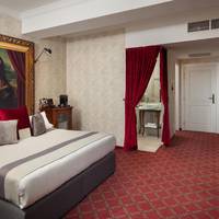 Mystery King Room with Sofa Bed