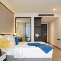 Senior Deluxe Room with City View