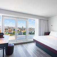  Queen Suite with Balcony