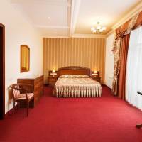 Deluxe King Room - Medical Treatment