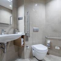 Queen Room - Mobility Accessible/Non-Smoking