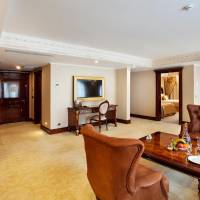 Royal Family Suite