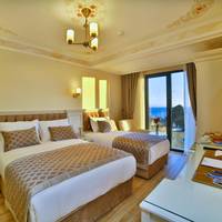 Deluxe Triple Room with Sea View