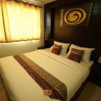 Deluxe Double Room with Round Trip Airport Transfer