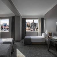 Deluxe Double or Twin Room with City View