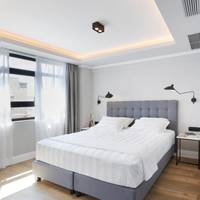 Junior Suite with Park View