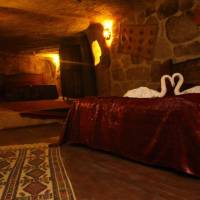 King Cave Room