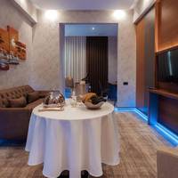 Junior Suite with City View