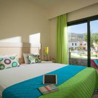Deluxe 1-Bedroom Apartment (4 Adults)