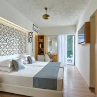 Superior Double Room with Pool View