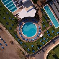 Suite with Sharing Pool - Sea View (3 Adults + 2 Children)